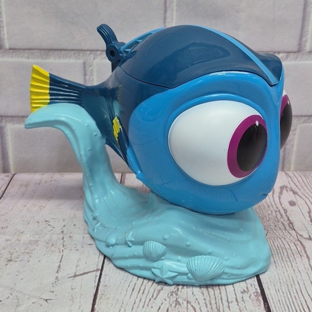 Finding Dory Ringling Bros Cup With‎ Lid Ice Cream Mug
